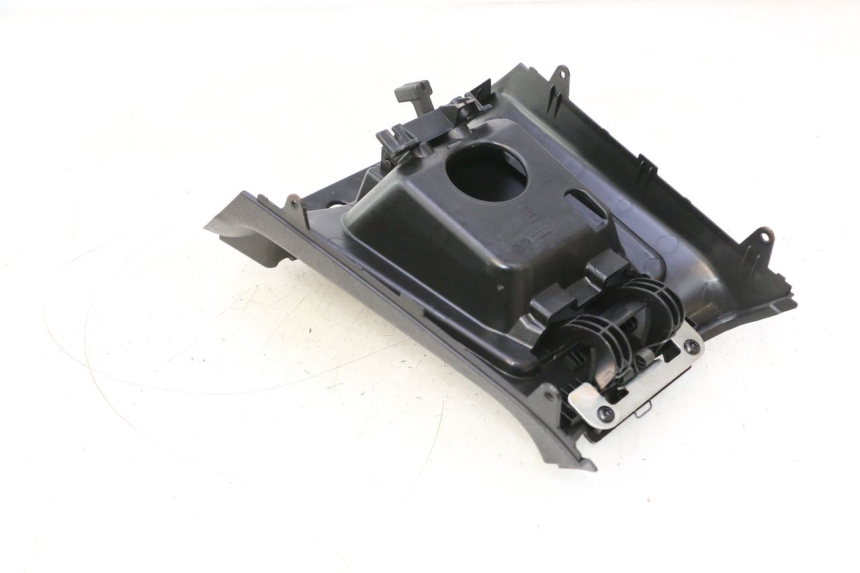 photo de TRAPPE ESSENCE PIAGGIO MP3 HPE 530 (2022 - 2026) - Points de fixation
