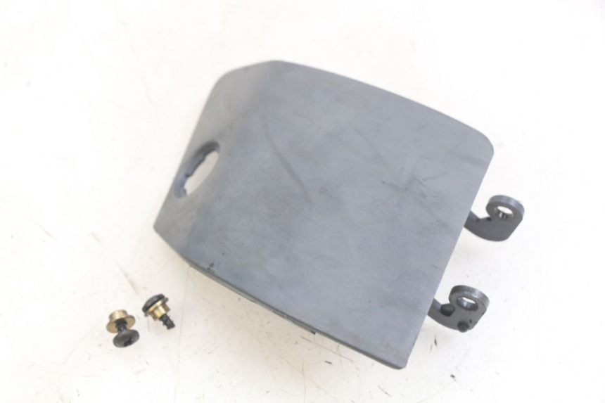 photo de TRAPPE ESSENCE PEUGEOT SV 125 (1991 - 1994)