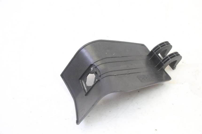 photo de TRAPPE ESSENCE PEUGEOT SATELIS 125 (2013 - 2018)