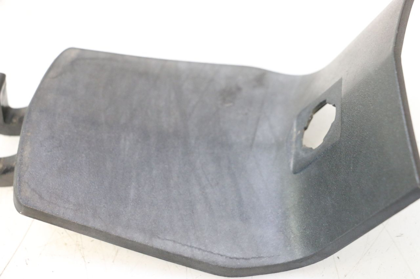 photo de TRAPPE ESSENCE PEUGEOT SATELIS 125 (2006 - 2009) - Autre angle de vue