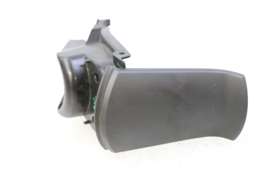 photo de TRAPPE ESSENCE YAMAHA XMAX X-MAX 125 (2021 - 2025) - Gros plan technique