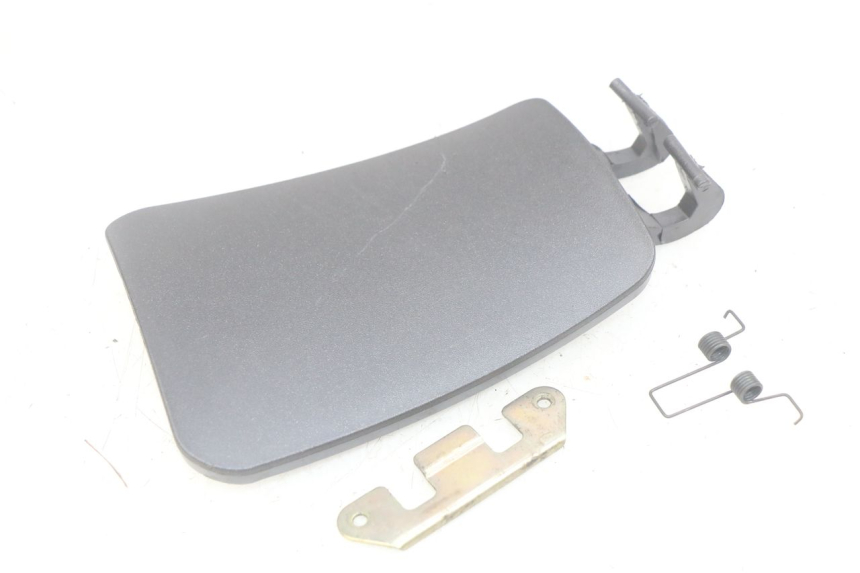 photo de TRAPPE ESSENCE PIAGGIO X8 125 (2004 - 2007)