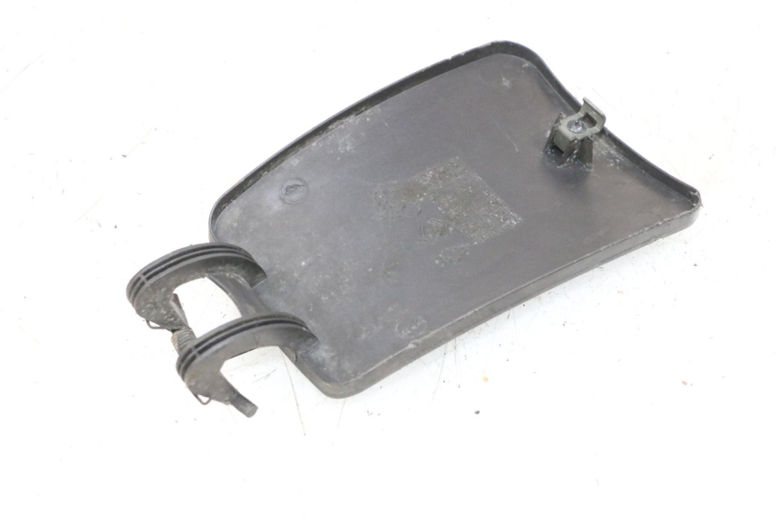 photo de TRAPPE ESSENCE PIAGGIO X8 125 (2004 - 2007) - Autre angle de vue