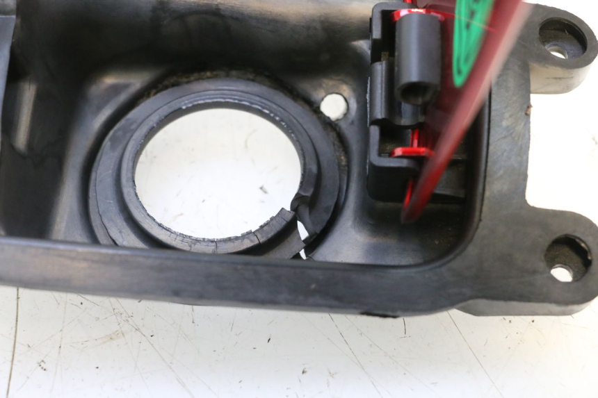 photo de TRAPPE ESSENCE YAMAHA YP MAJESTY 125 (1998 - 2001) - Zoom état d’usage
