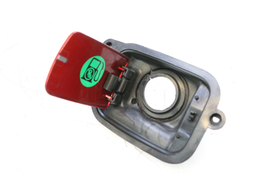 photo de TRAPPE ESSENCE YAMAHA YP MAJESTY 125 (1998 - 2001) - Autre angle de vue