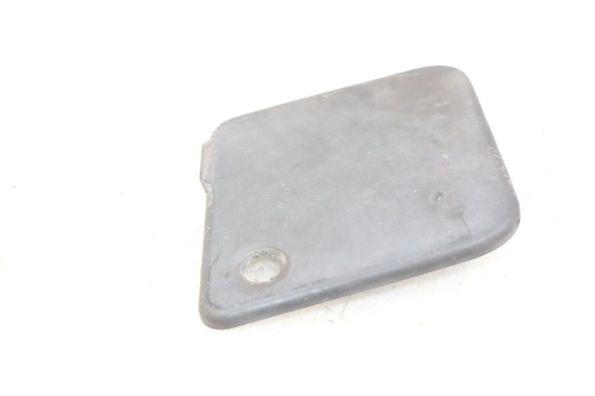 photo de TRAPPE DE VISITE AVANT BMW C1 125 (2000 - 2003) - Gros plan technique