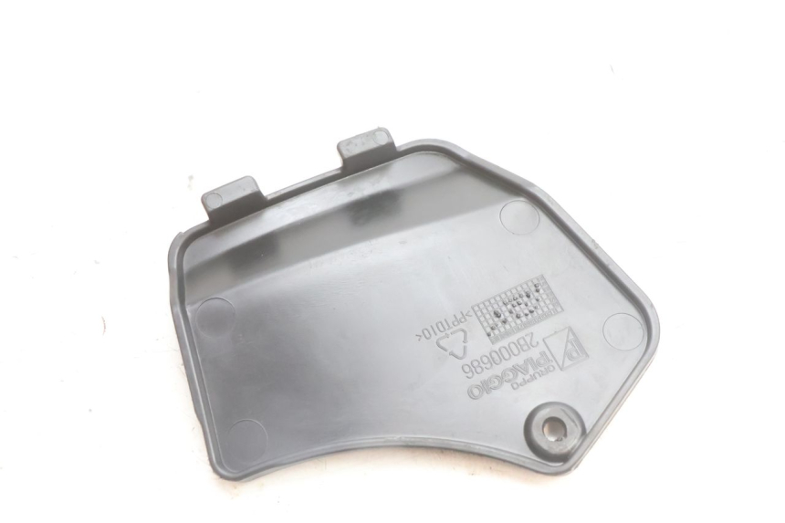 photo de TRAPPE DE VISITE AVANT PIAGGIO MP3 500 (2016 - 2018) - Zoom état d’usage