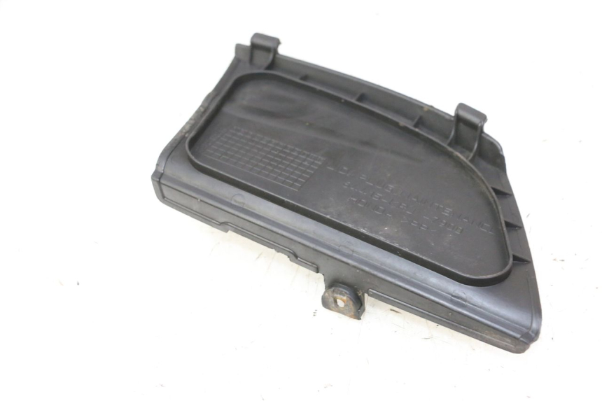 photo de TRAPPE DE VISITE DROITE HONDA FES S-WING SWING ABS 125 (2007 - 2015)