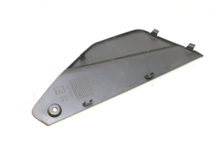 photo de TRAPPE DE VISITE DROITE PIAGGIO MP3 HPE 530 (2022 - 2026) - Gros plan technique