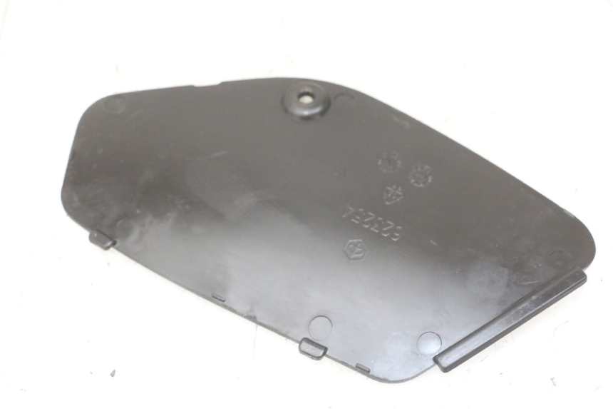 photo de TRAPPE DE VISITE DROITE PIAGGIO MP3 LT 300 (2010 - 2016)