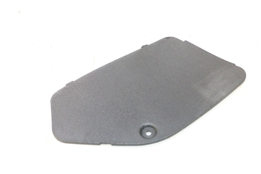 photo de TRAPPE DE VISITE DROITE PIAGGIO MP3 LT 400 (2007 - 2012) - Zoom état d’usage