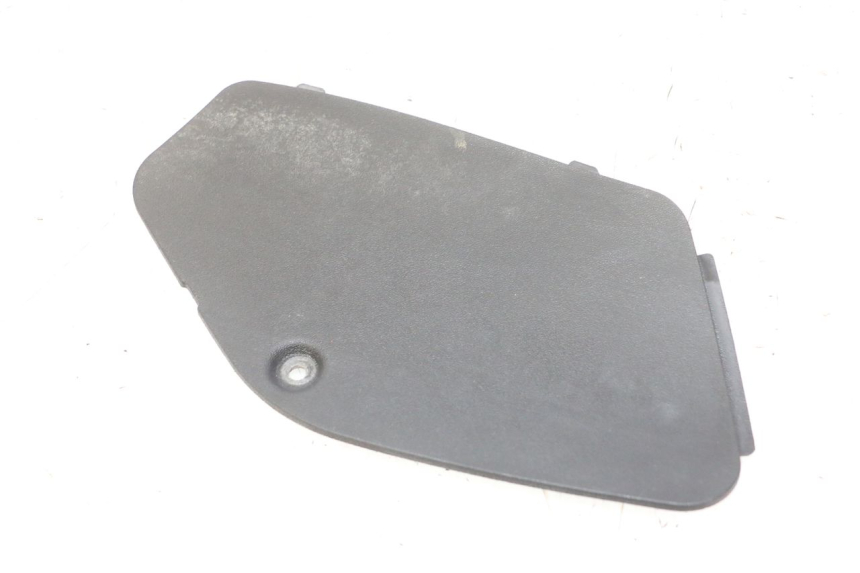photo de TRAPPE DE VISITE DROITE PIAGGIO MP3 RL 250 (2007 - 2010)
