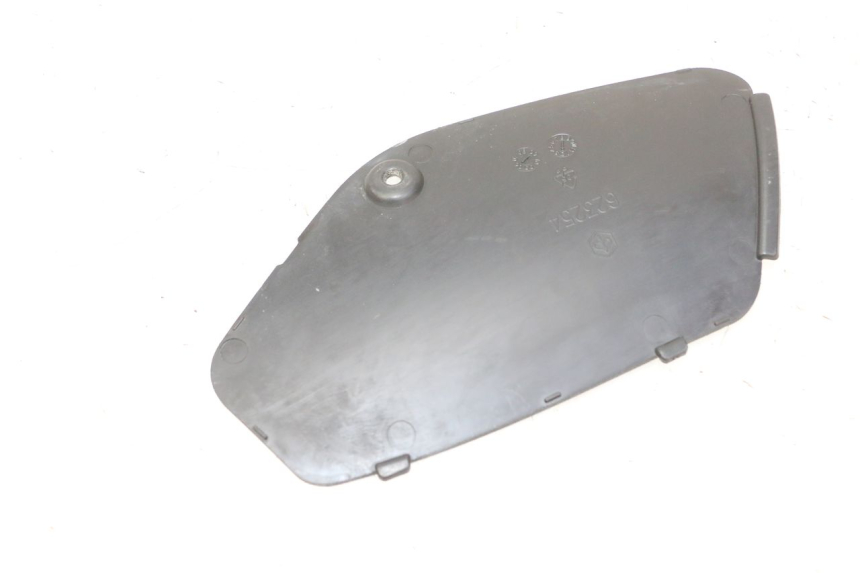photo de TRAPPE DE VISITE DROITE PIAGGIO MP3 RL 250 (2007 - 2010)