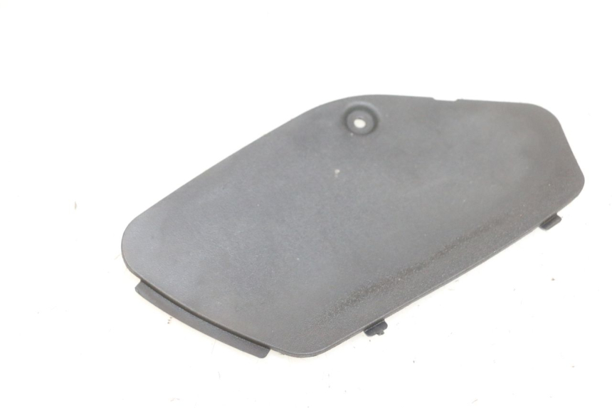 photo de TRAPPE DE VISITE DROITE PIAGGIO MP3 125 (2006 - 2014)