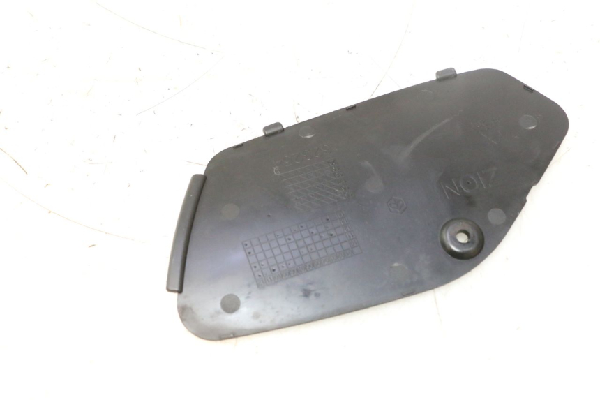 photo de TRAPPE DE VISITE DROITE PIAGGIO MP3 500 (2016 - 2018) - Détail de la pièce