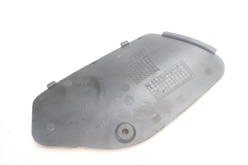 photo de  TRAPPE DE VISITE GAUCHE PIAGGIO MP3 500 (2016 - 2018) - Autre angle de vue