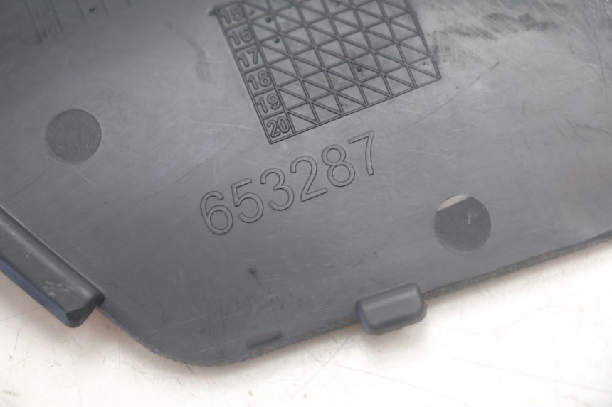 photo de  TRAPPE DE VISITE GAUCHE PIAGGIO MP3 500 (2016 - 2018) - Gros plan technique