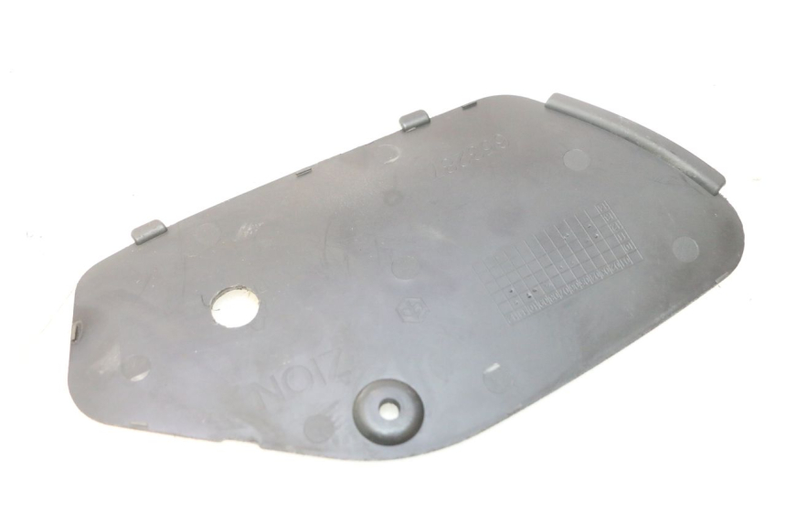 photo de  TRAPPE DE VISITE GAUCHE PIAGGIO MP3 500 (2011 - 2015) - Autre angle de vue