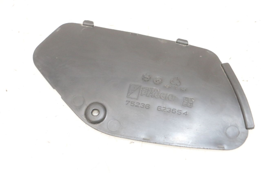 photo de TRAPPE DE VISITE GAUCHE PIAGGIO XEVO - X EVO 125 (2007 - 2016) - Détail de la pièce