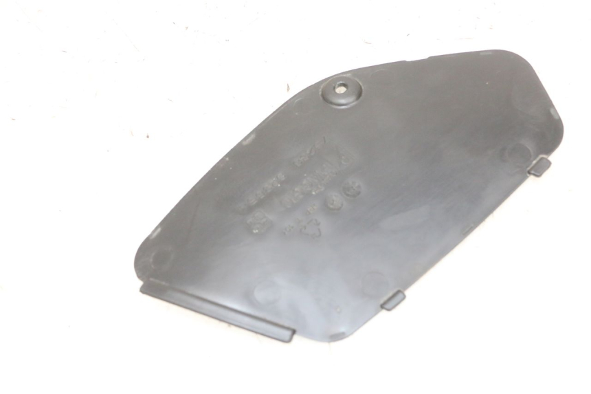 photo de TRAPPE DE VISITE GAUCHE PIAGGIO XEVO - X EVO 125 (2007 - 2016) - Zoom état d’usage