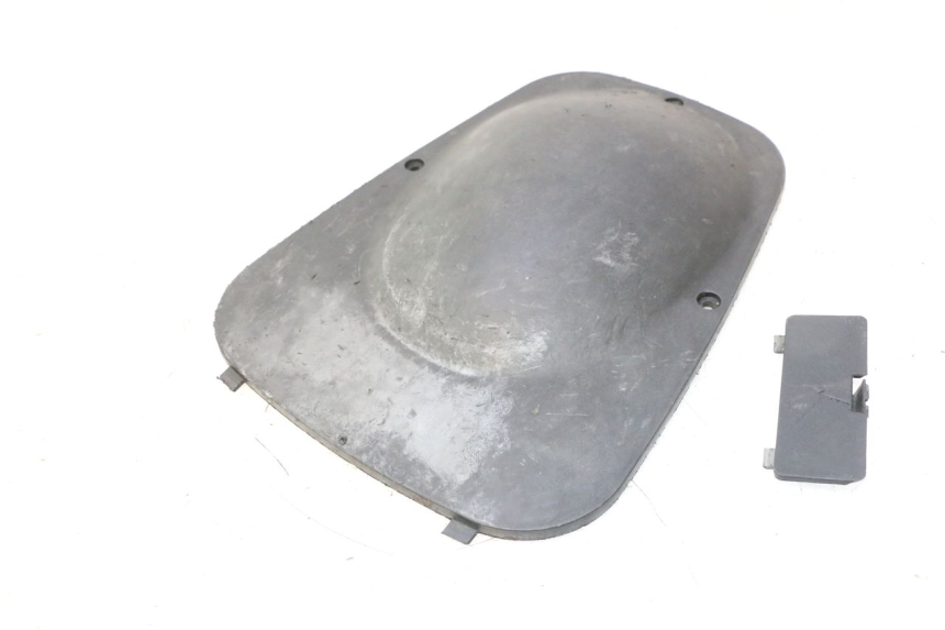 photo de TRAPPE DE VISITE PIAGGIO MP3 125 (2006 - 2014) - Autre angle de vue