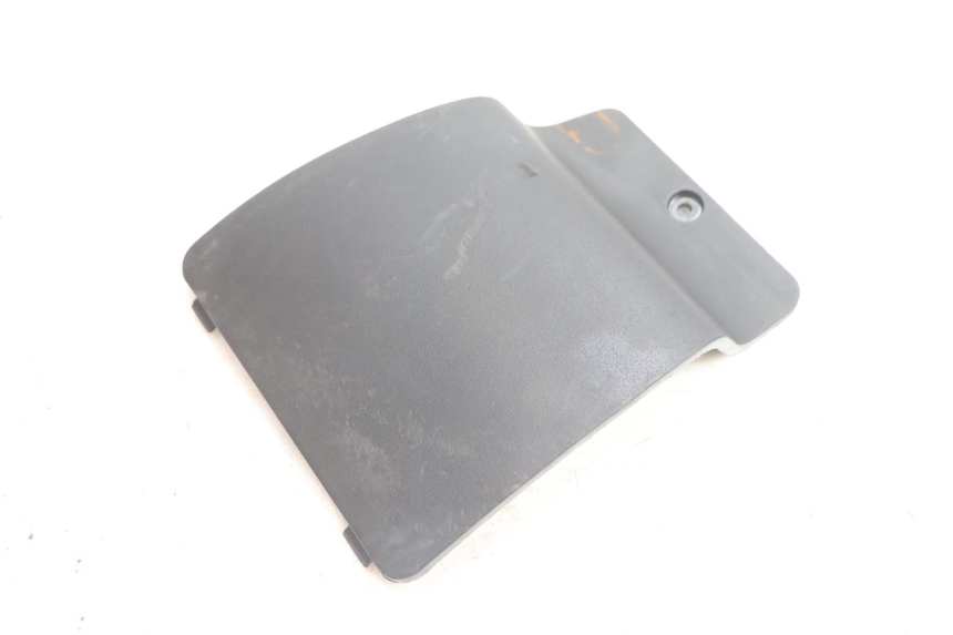 photo de TRAPPE DE VISITE PIAGGIO X9 EVOLUTION 125 (2003 - 2007) - Autre angle de vue
