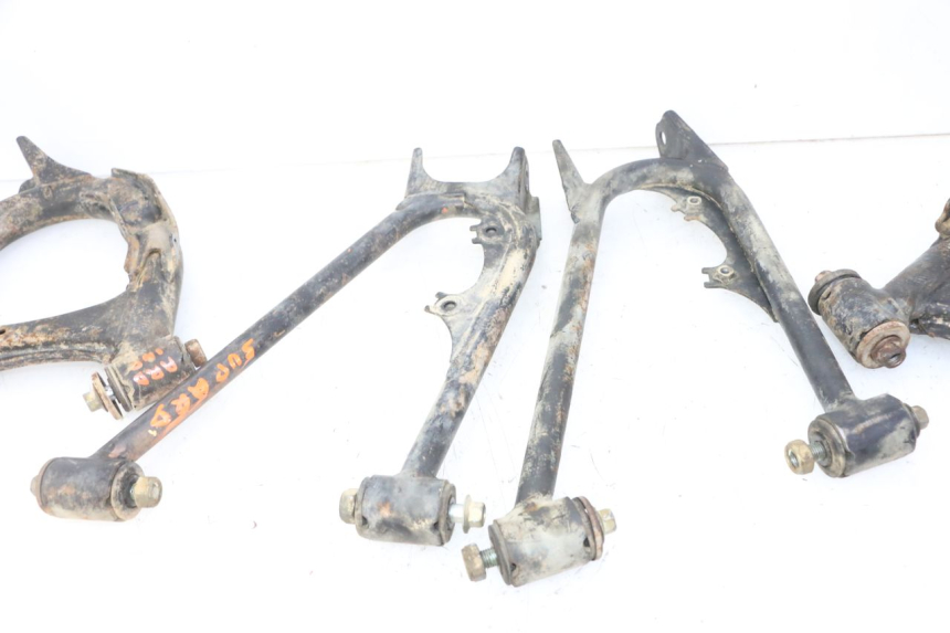 photo de TRIANGLE ARRIÈRE YAMAHA YFM GRIZZLY 550 (2008 - 2015)