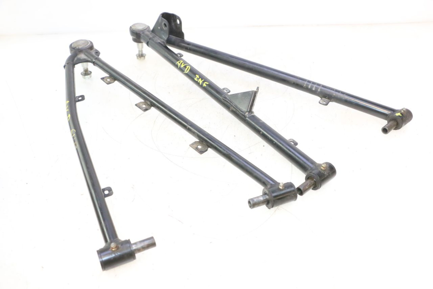 photo de TRIANGLE AVANT CAN-AM SPYDER RS 1000 (2008 - 2012) - Points de fixation
