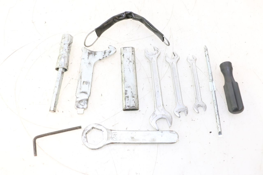 photo de TROUSSE A OUTILS HONDA CB F HORNET 600 (2005 - 2006) - Vue principale