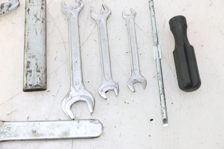 photo de TROUSSE A OUTILS HONDA CB F HORNET 600 (2005 - 2006) - Zoom état d’usage