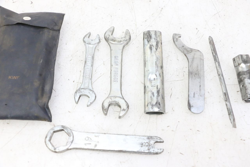 photo de TROUSSE A OUTILS HONDA CBF 125 (2009 - 2015)