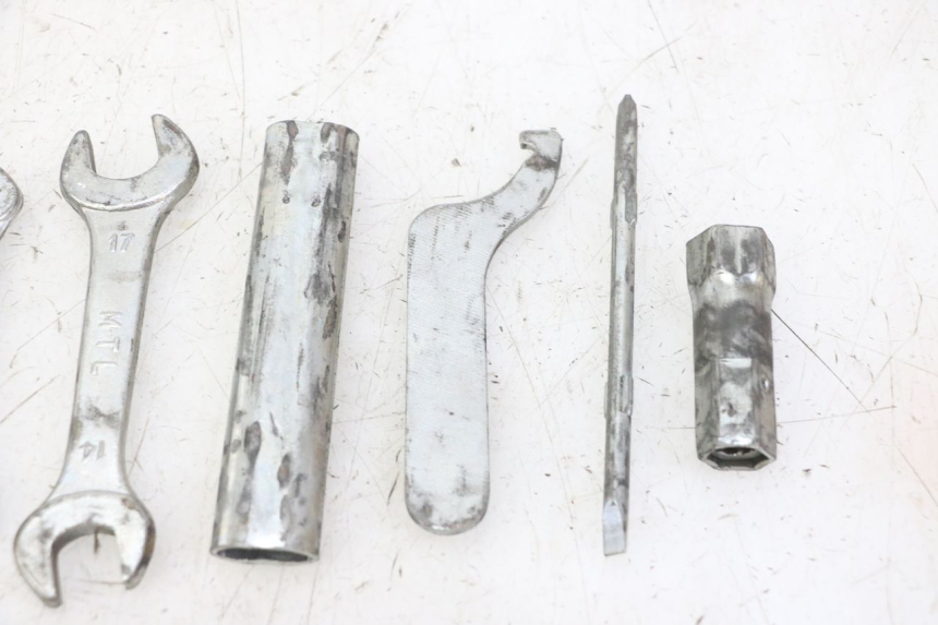 photo de TROUSSE A OUTILS HONDA CBF 125 (2009 - 2015)