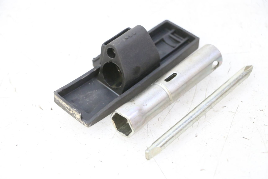 photo de TROUSSE A OUTILS YAMAHA CYGNUS X INJECTION 125 (2007 - 2013)