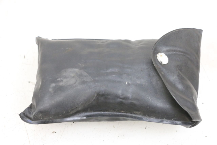 photo de TROUSSE A OUTILS SUZUKI DL V STROM 1000 (2002 - 2007) - Zoom état d’usage