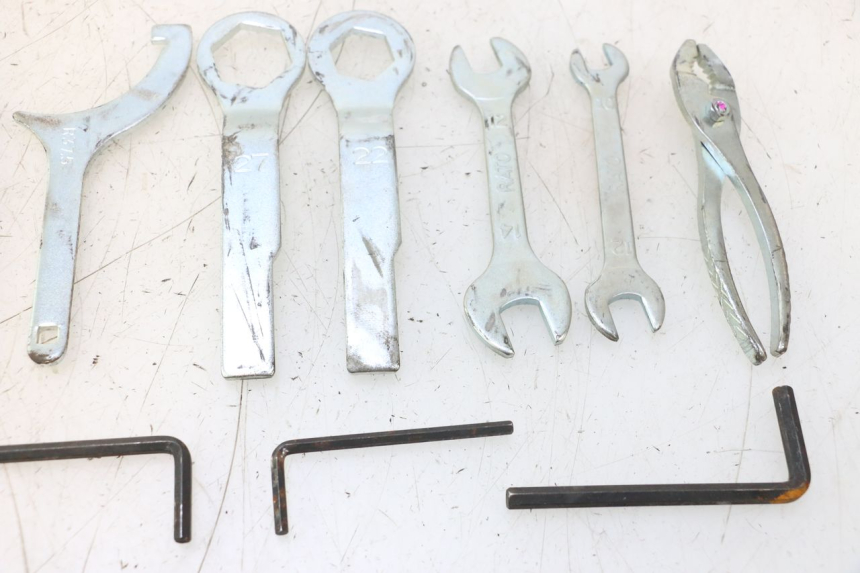 photo de TROUSSE A OUTILS KAWASAKI ER-6 ER6 F ABS 650 (2012 - 2016) - Autre angle de vue