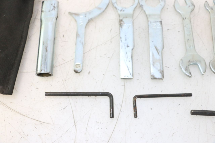 photo de TROUSSE A OUTILS KAWASAKI ER-6 ER6 F ABS 650 (2012 - 2016) - Vue d’ensemble