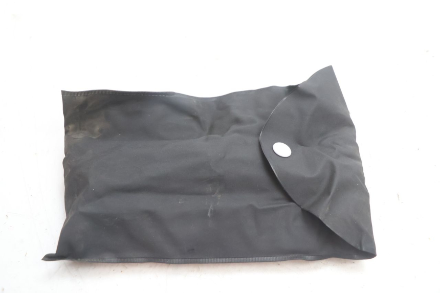 photo de TROUSSE A OUTILS YAMAHA FJR 1300 (2001 - 2005) - Gros plan technique