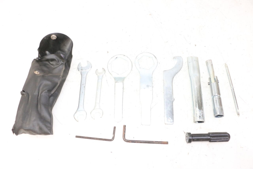 photo de TROUSSE A OUTILS YAMAHA FZ6 FAZER S2 600 (2007 - 2011)