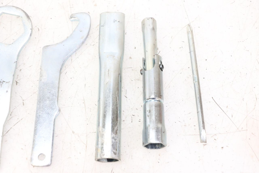 photo de TROUSSE A OUTILS YAMAHA FZ6 FAZER S2 600 (2007 - 2011)