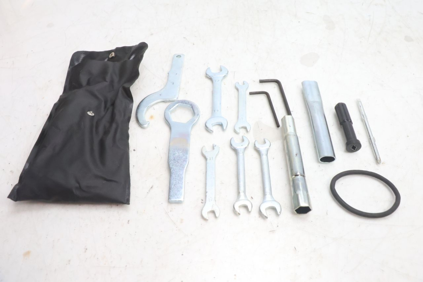 photo de TROUSSE A OUTILS YAMAHA FZ8 800 (2010 - 2016) - Vue principale