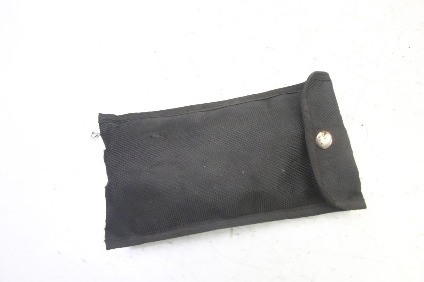 photo de TROUSSE A OUTILS BMW G310 R 310 (2016 - 2020)