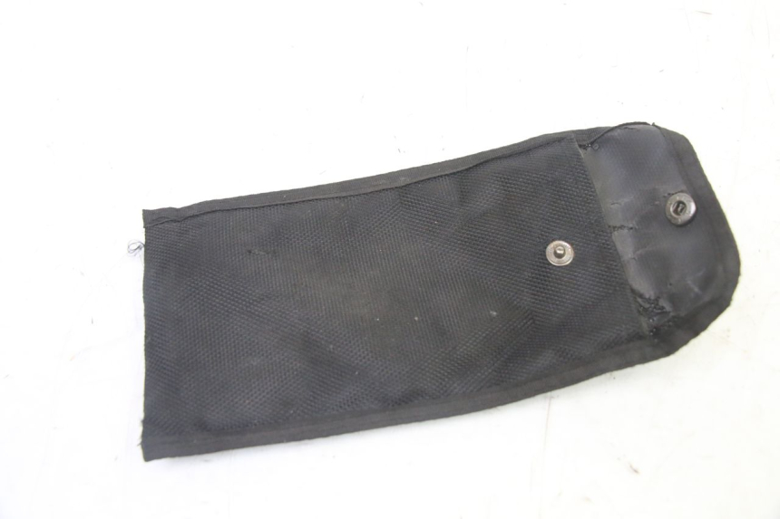 photo de TROUSSE A OUTILS BMW G310 R 310 (2016 - 2020)
