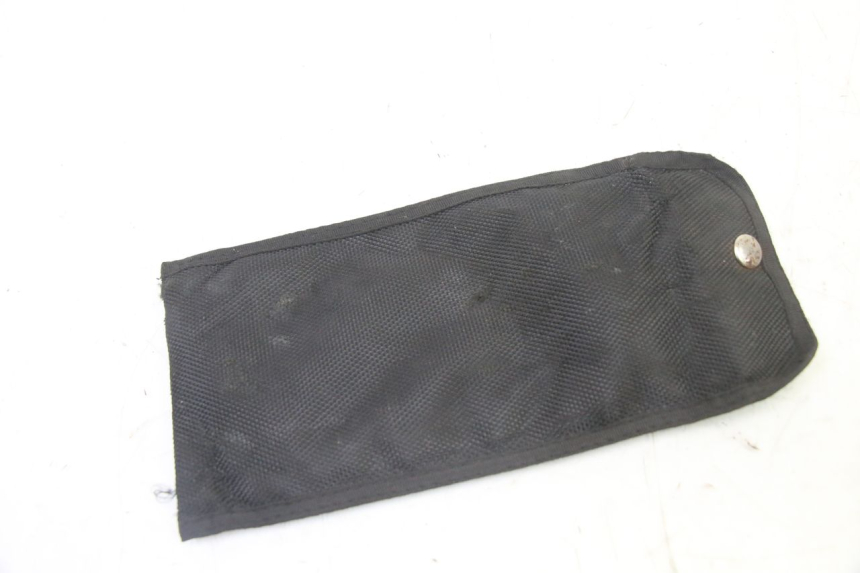 photo de TROUSSE A OUTILS BMW G310 R 310 (2016 - 2020)