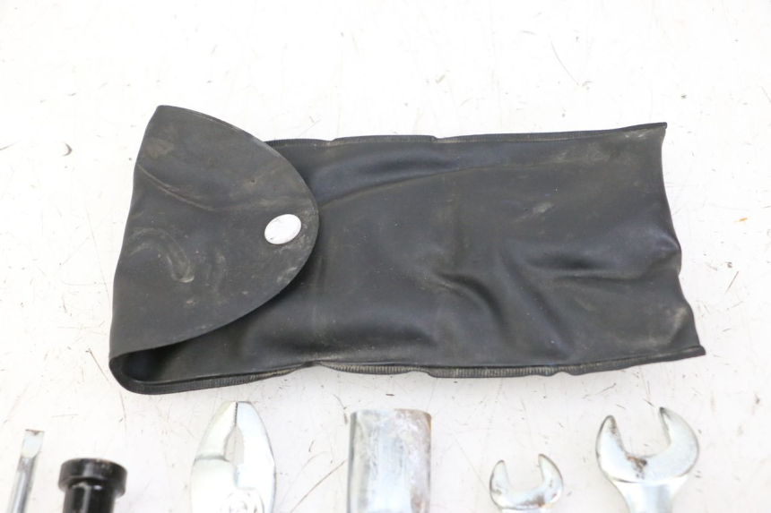photo de TROUSSE A OUTILS SUZUKI GSR 750 (2011 - 2017)