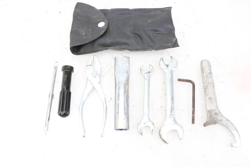 photo de TROUSSE A OUTILS SUZUKI GSR 750 (2011 - 2017)
