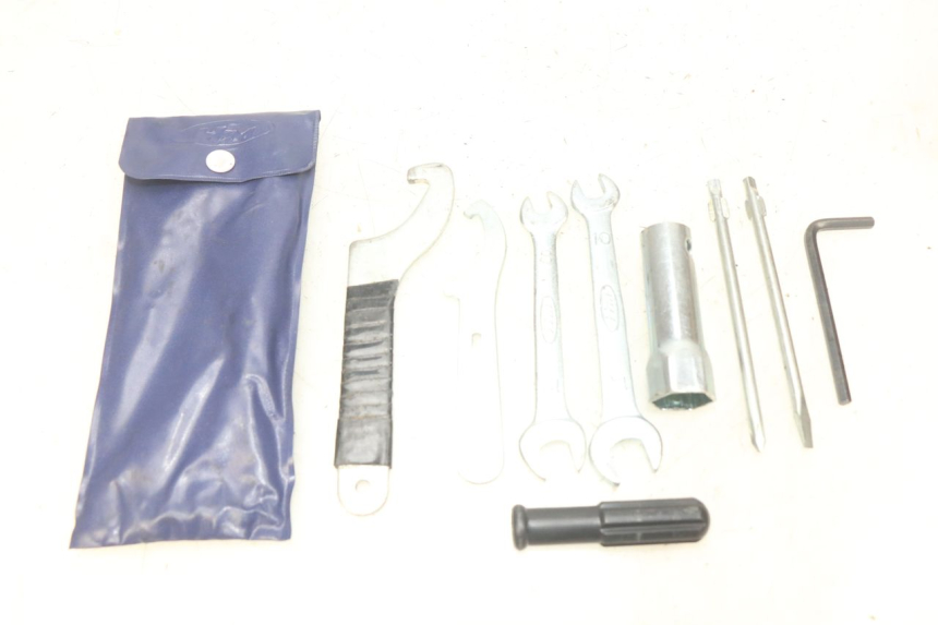 photo de TROUSSE A OUTILS HONDA FES PANTHEON 2T 125 (1998 - 2002)