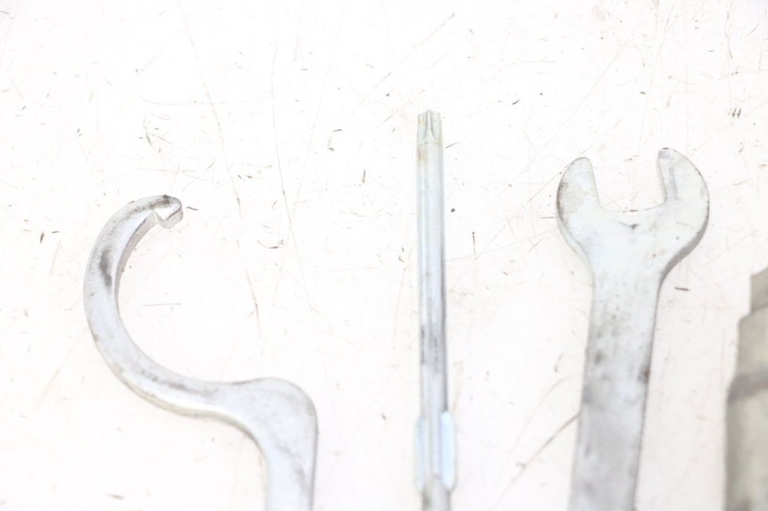 photo de TROUSSE A OUTILS PIAGGIO MP3 LT 300 (2010 - 2016) - Zoom état d’usage