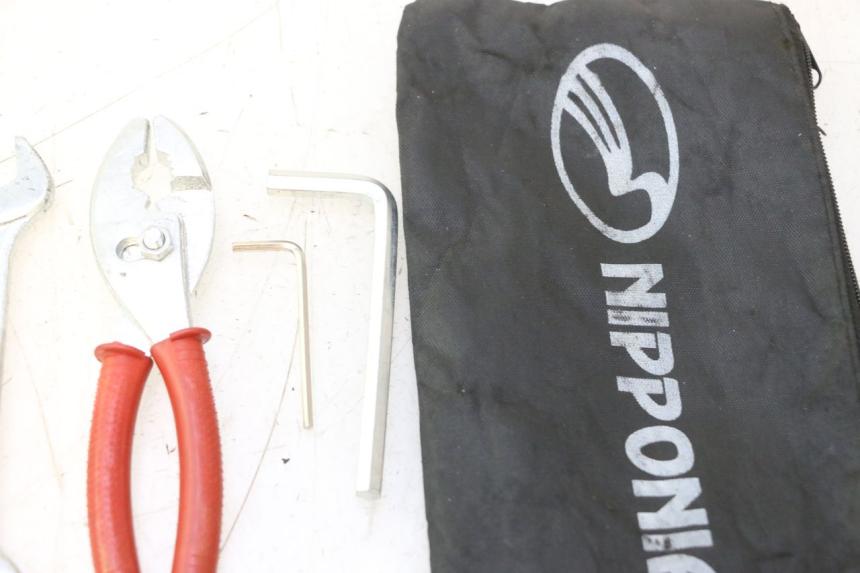 photo de TROUSSE A OUTILS KYMCO LIKE 4T 50 (2019 - 2025) - État de surface