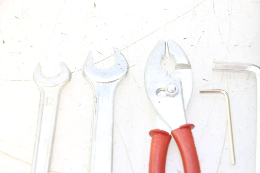 photo de TROUSSE A OUTILS KYMCO LIKE 4T 50 (2019 - 2025) - Pièce contrôlée