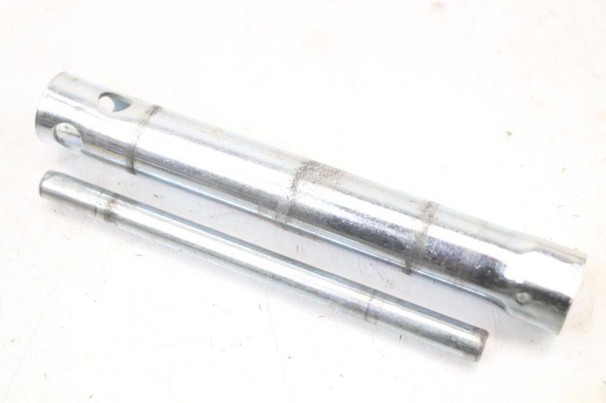 photo de TROUSSE A OUTILS MOTO GUZZI NORGE 8V GT 1200 (2011 - 2016) - Gros plan technique